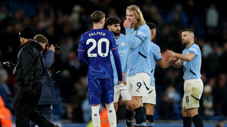 O Chelsea Cole Intelligence com Erling Speak do Manchester City, depois do jogo da Premier League, em janeiro. Imagem: Reuters