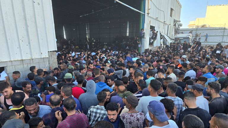 https://e3.365dm.com/25/05/768x432/skynews-gaza-aid_6930021.jpg?20250529065245