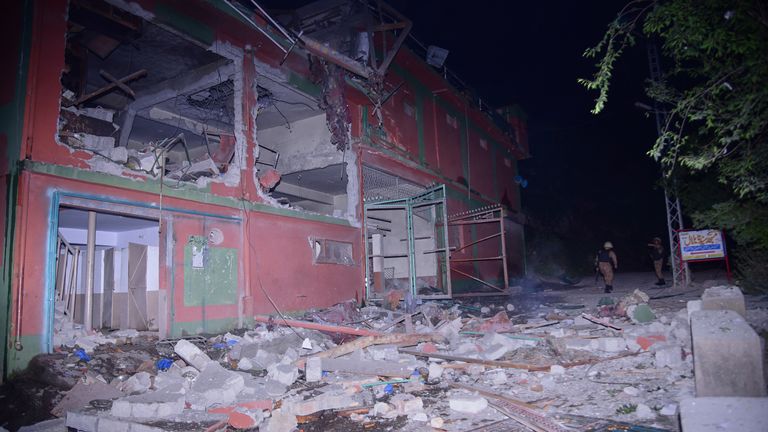 Army soldiers examine the damage in Muzaffarabad. Pic: AP