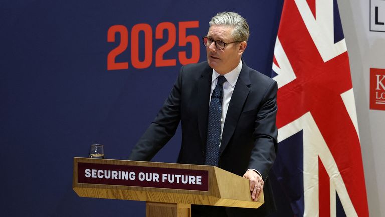 Britain&#39;s Prime Minister Keir Starmer delivers a keynote speech at the London Defence Conference in central London, Britain May 8, 2025. HENRY NICHOLLS/Pool via REUTERS