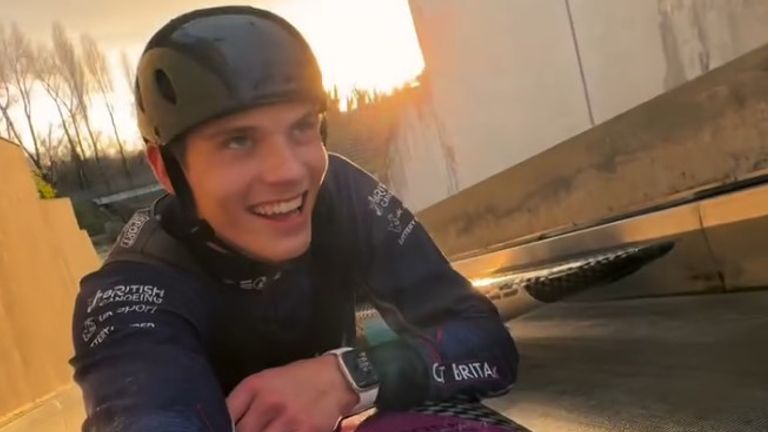 Bay Rozentals bir antrenman sırasında. Fotoğraf: @kurtsadams/Instagram