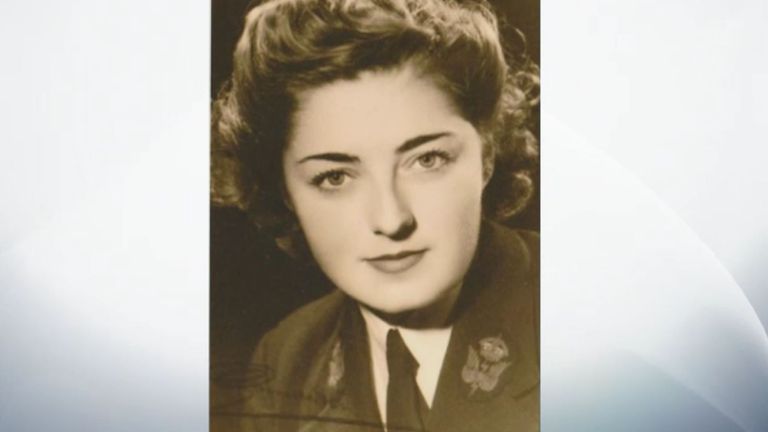 VE DAY : WWII -OPNEDED CODE는“고의적 인 속임수”에 참여했을 때 처칠과의 임의의 회의를 회상합니다.