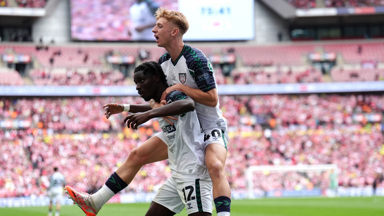 Eliezer Mayenda de Sunderland celebró su primer gol en el estadio Wembley. Imagen: PA