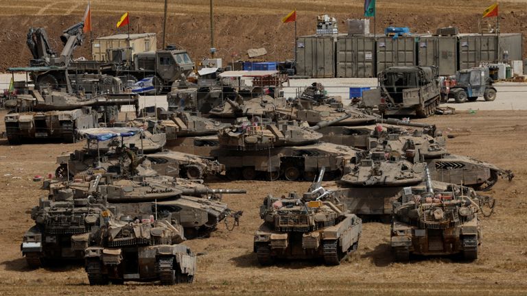 Bir görüş, İsrail-Gazze sınırına yakın İsrail tanklarını, 17 Mayıs 2025'te İsrail'de gösteriyor. Reuters/Amir Cohen