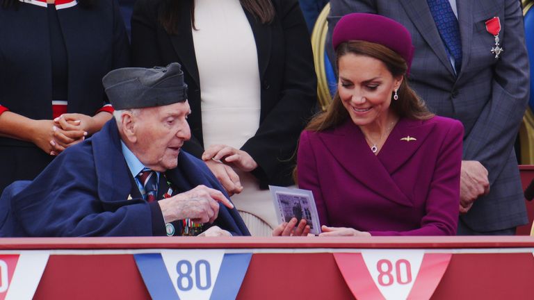 PABest The Princess of Wales speaks to veteran Bernard Morgan during the military procession for the 80th anniversary of VE Day, in honour of those who served during the Second World War, at Buckingham Palace in central London. Picture date: Monday May 5, 2025.

