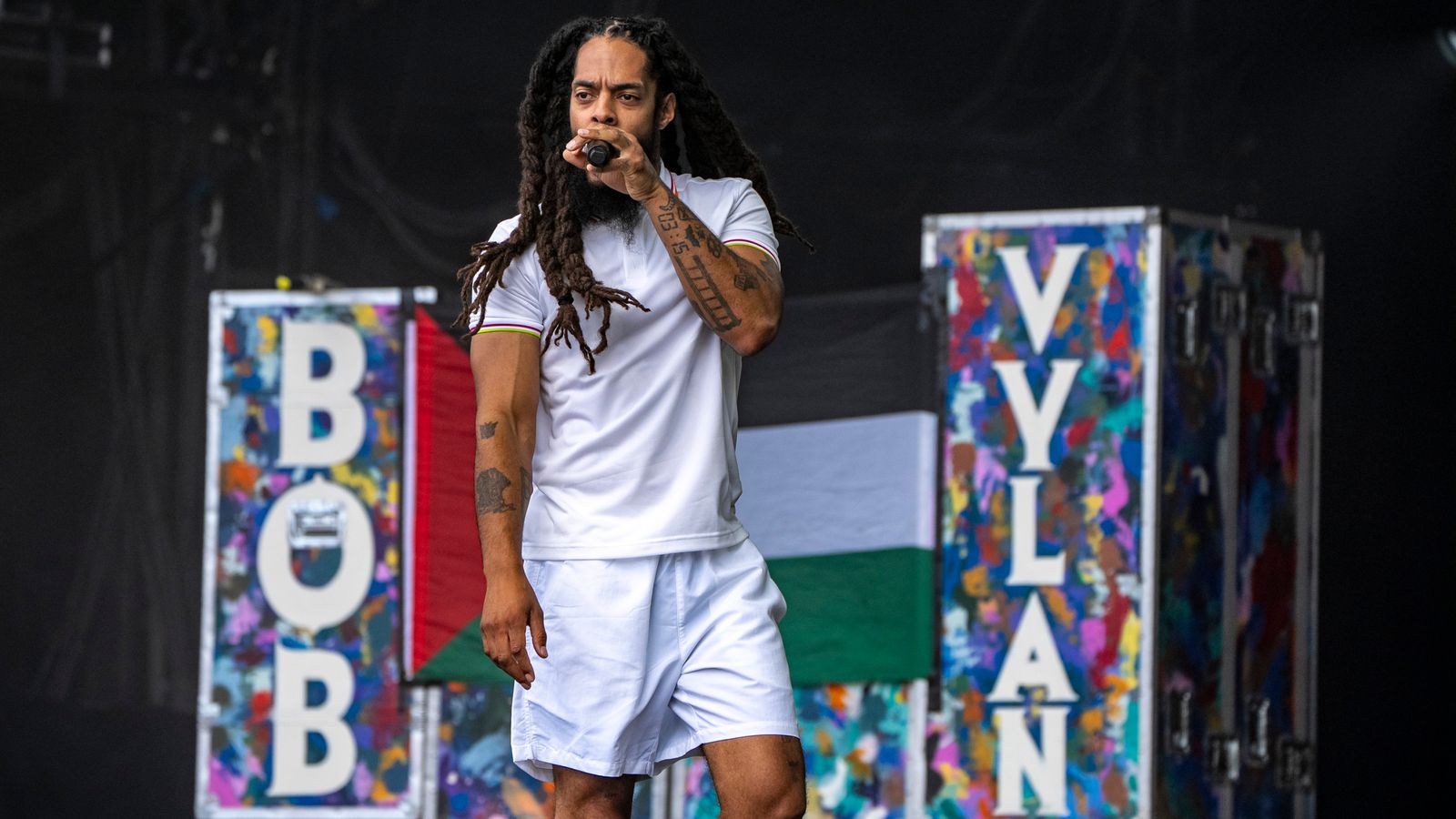 BBC issues new statement over stream of anti-IDF chant at Glastonbury