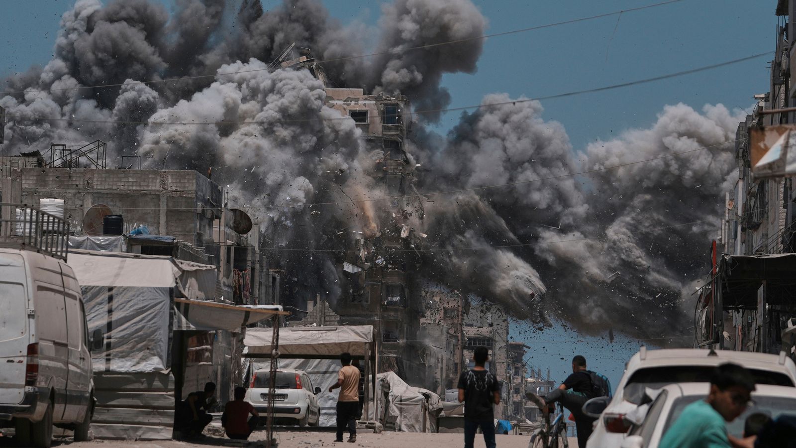 UN chief says it's 'unacceptable' that Palestinians are having to 'risk their lives for food'