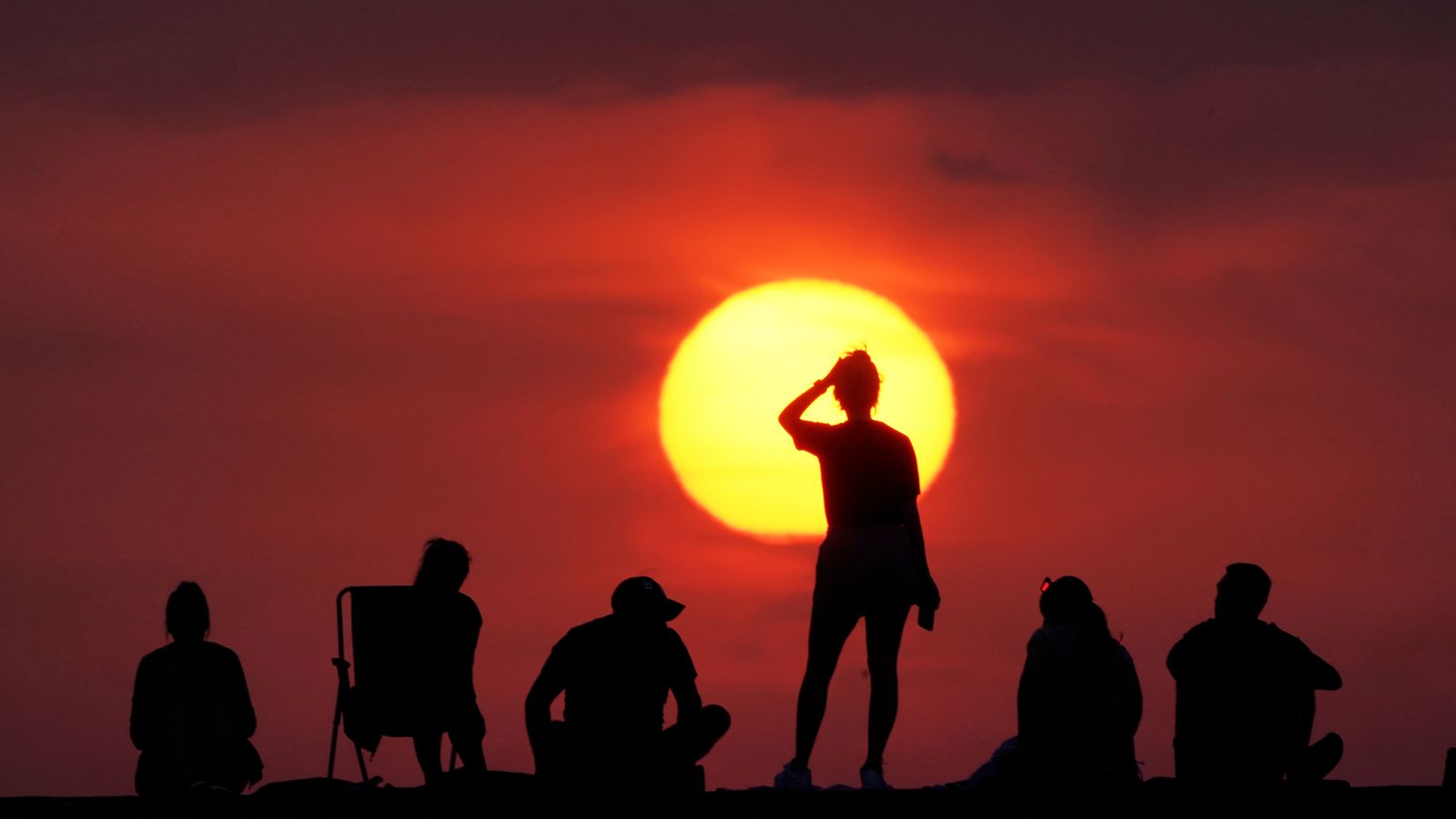 UK could see temperatures of 46C or more in the future, Met Office says