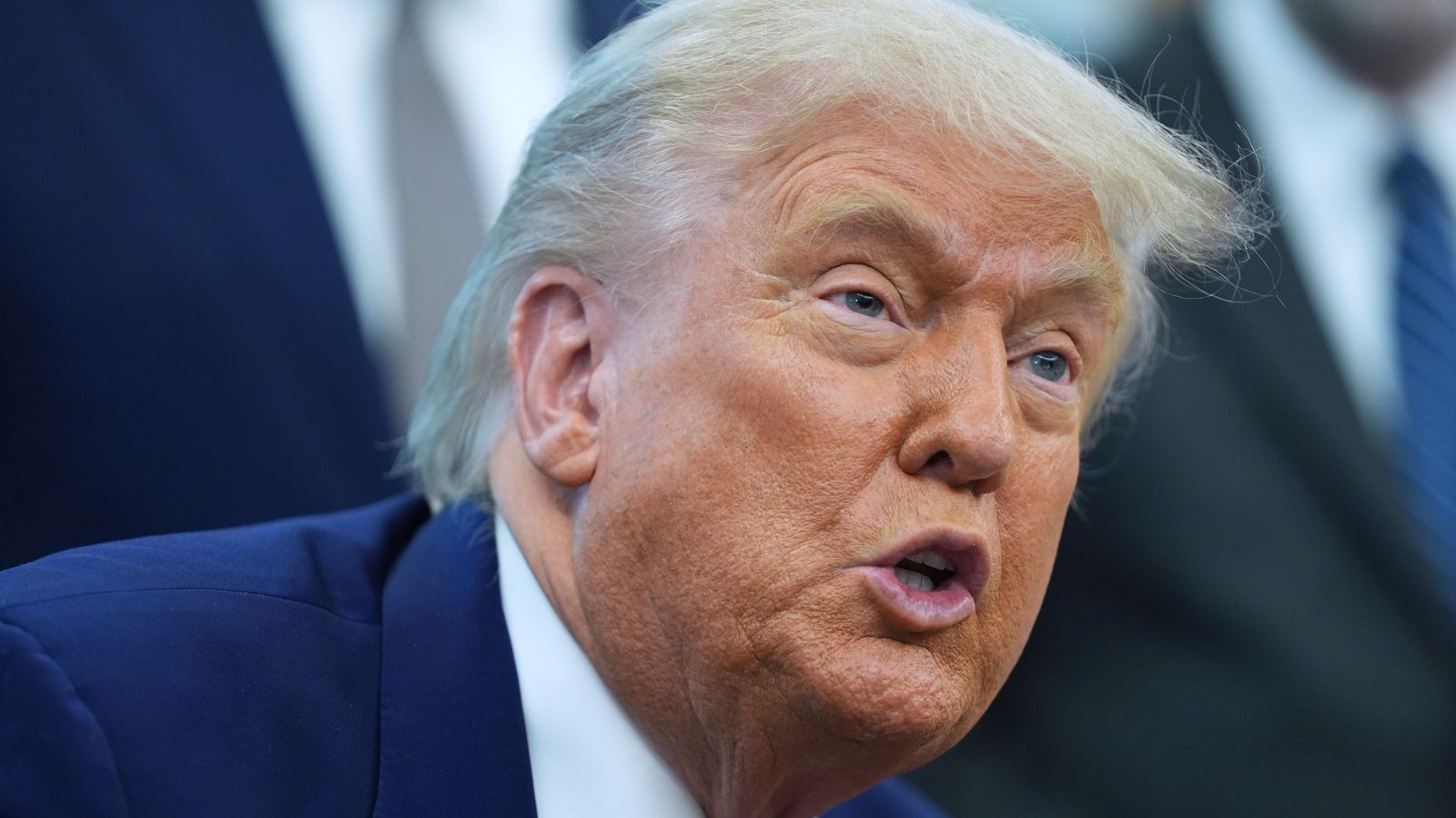 Donald Trump holds news conference in Oval Office | News UK Video News ...