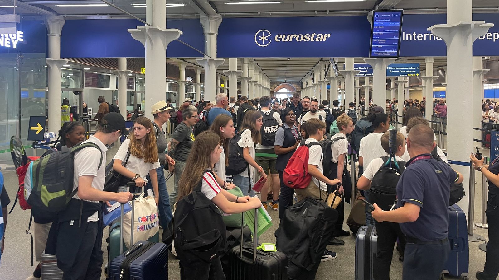Thousands of Eurostar passengers facing cancellations and severe delays after cable theft