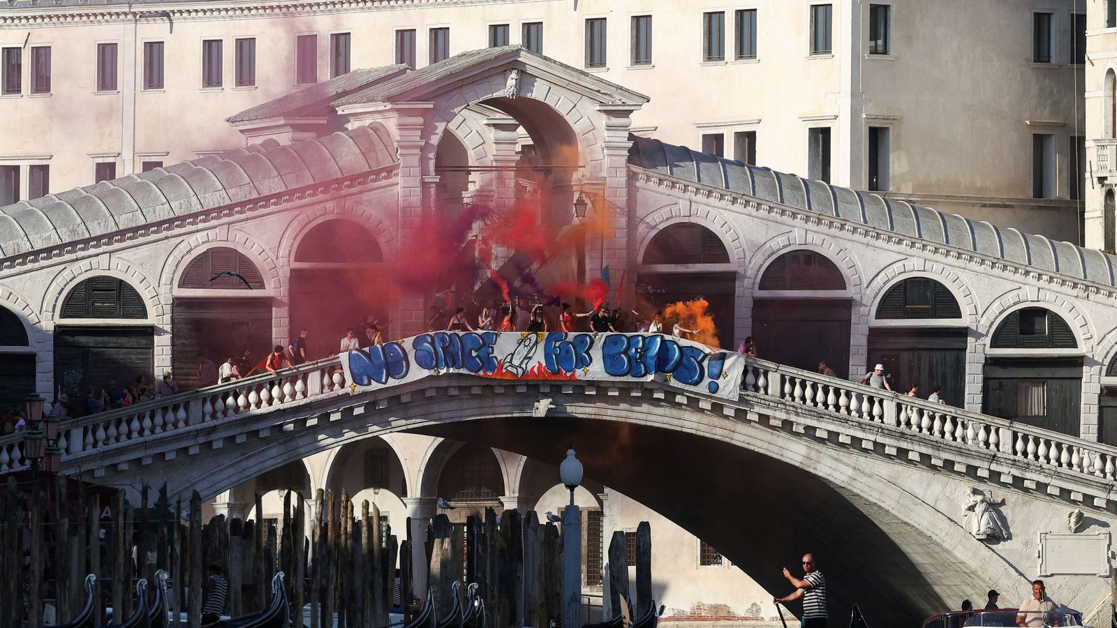 ‘No space for Bezos’: Hundreds protest against billionaire’s wedding on final day of Venice celebrations