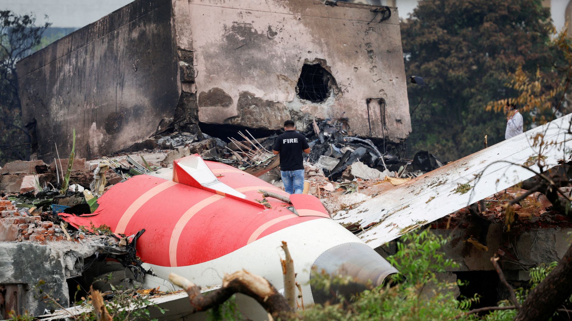 How are investigators looking into the Air India crash - and how long could they take?