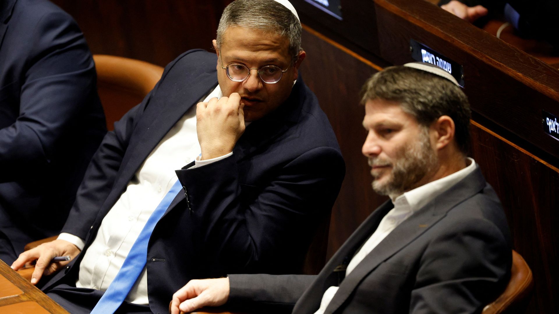 Who are the two Israeli ministers who have been sanctioned by the UK?
