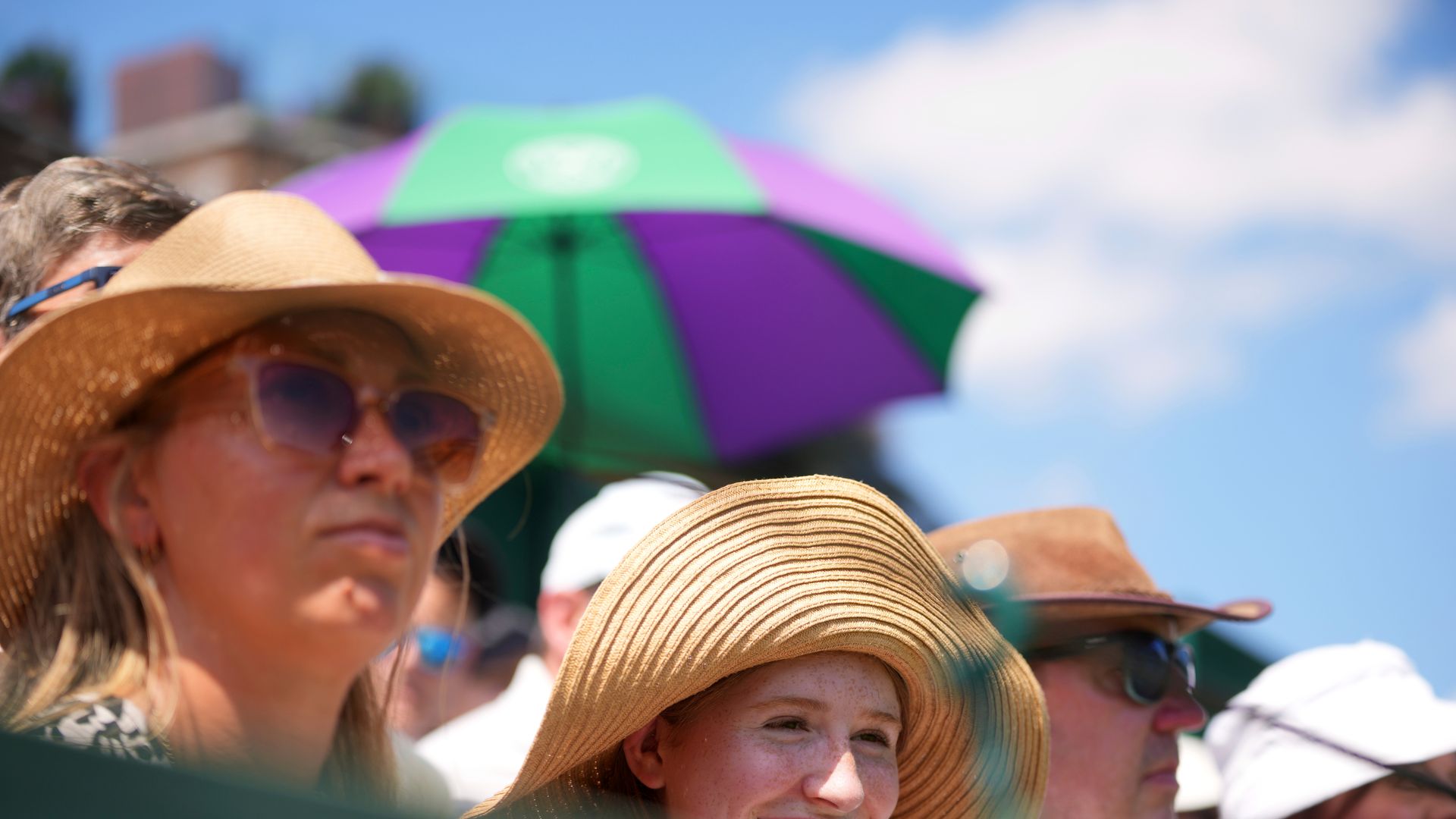 <a href='https://www.skysports.com/tennis/live-blog/12110/13388164/wimbledon-2025-live-latest-news-and-updates-todays-schedule-scores-results-and-order-of-play-from-all-england-club'>Wimbledon 2025 day two live: Jack Draper and Novak Djokovic in action</a>