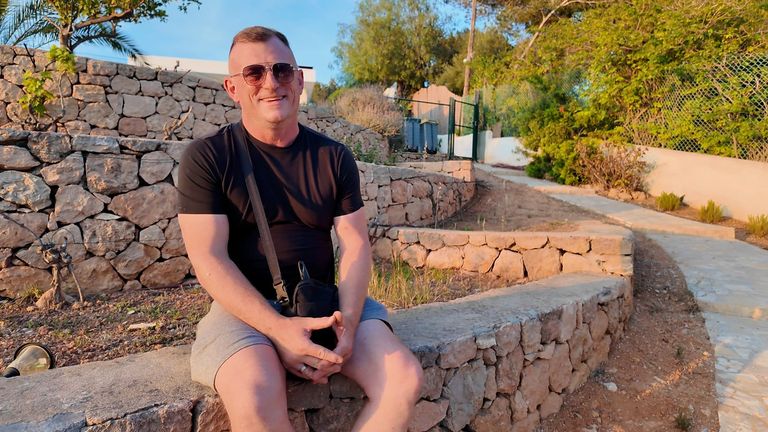 Dean Gallagher 20 yıldan fazla bir süredir İbiza'da yaşıyor