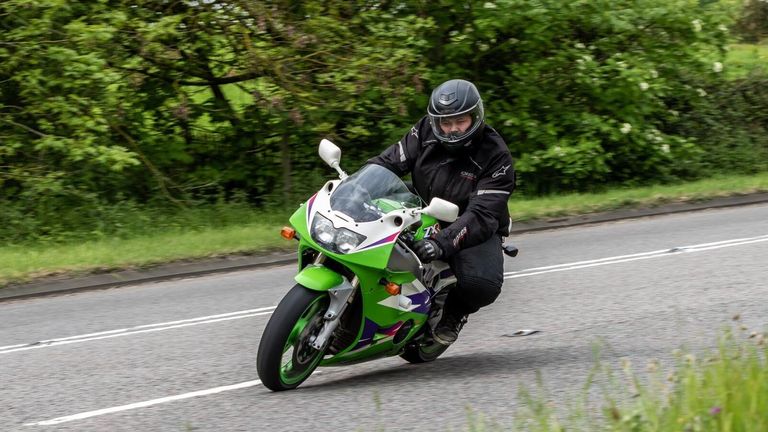 Harry Dunn jeździł na motocyklu.