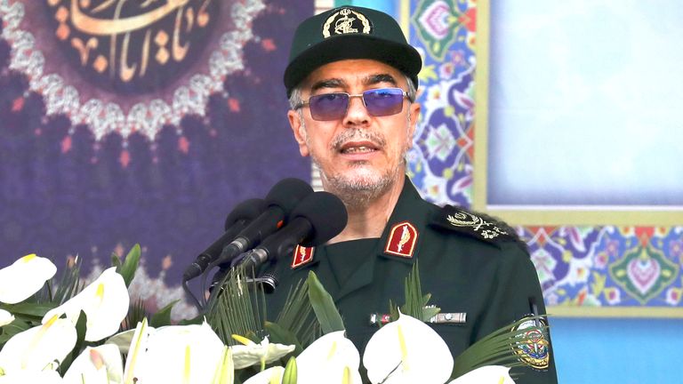 O chefe do total de funcionários das forças armadas do Irã. Mohammad Hossein Bakhani. Imagem: AP AP