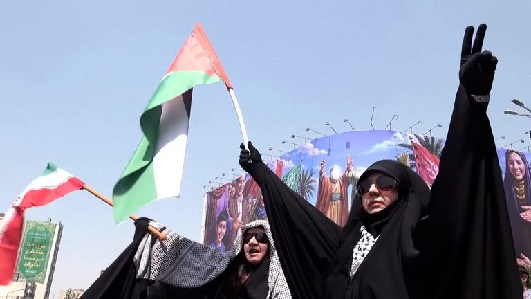 People in Tehran protest against Israel

