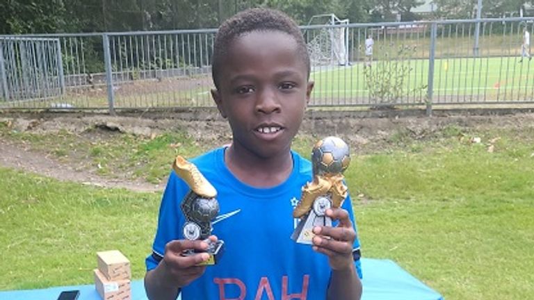 Othniel Adoma, 11, de Bracknell, morreu três semanas após o M4. Foto: policial de Thames Valley Tham