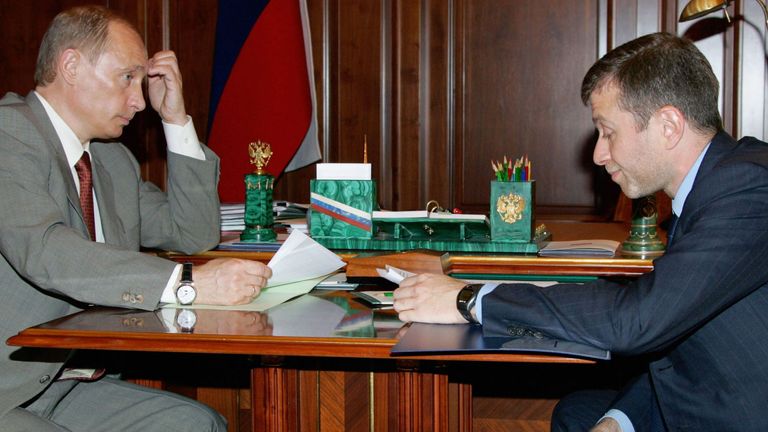 Roman Abramovich meeting Russian President Vladimir Putin in Moscow in 2002, File pic: Reuters