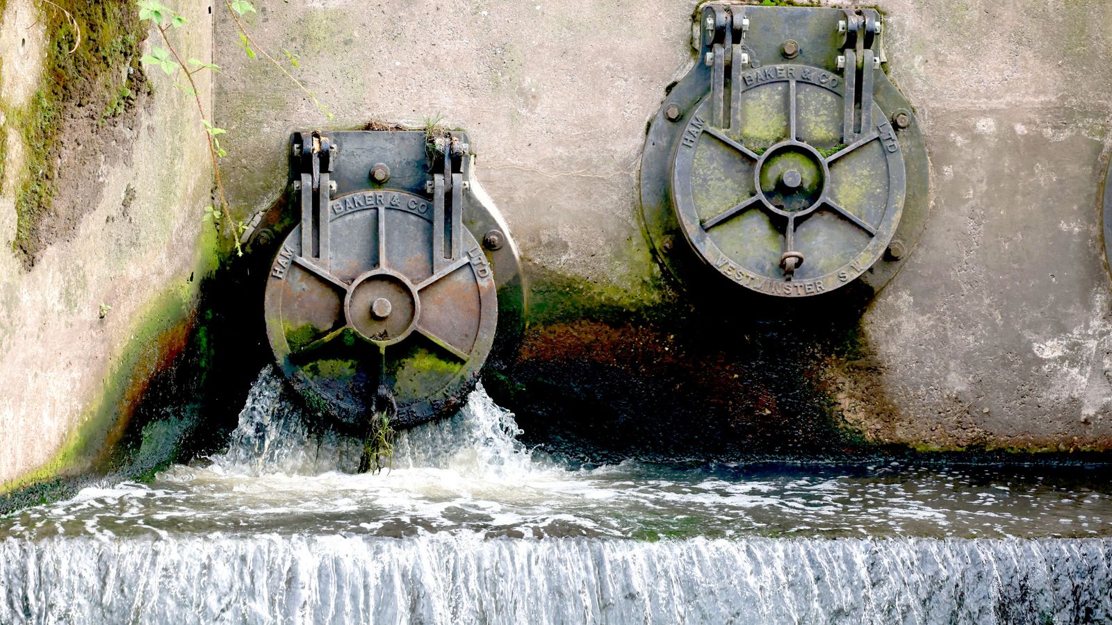 £104bn of water industry investment will come from bill payers, environment secretary concedes
