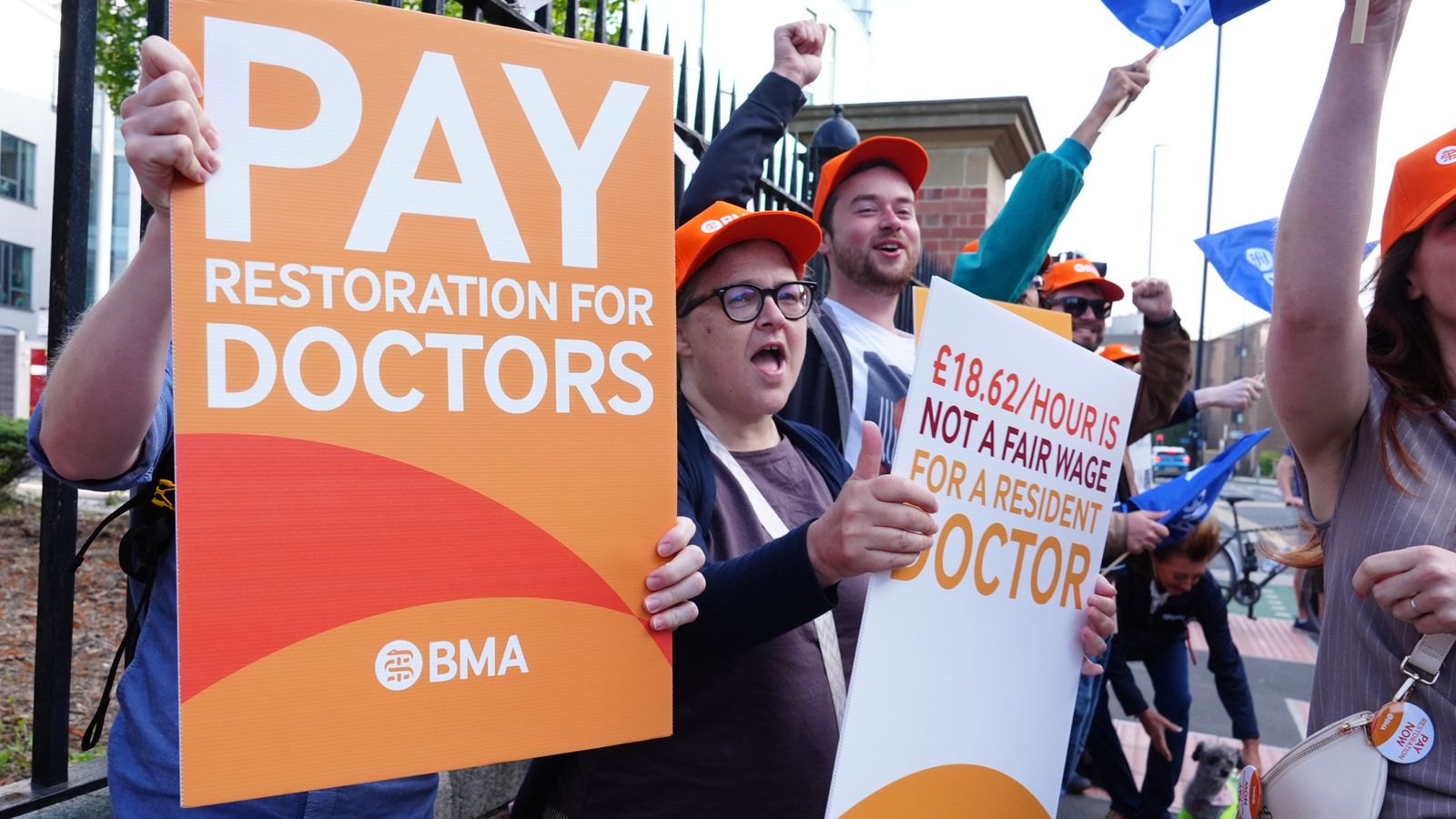 BMA се връща обратно на твърденията, че отказва да позволи на лекарите да работят в критични райони по време на стачка 