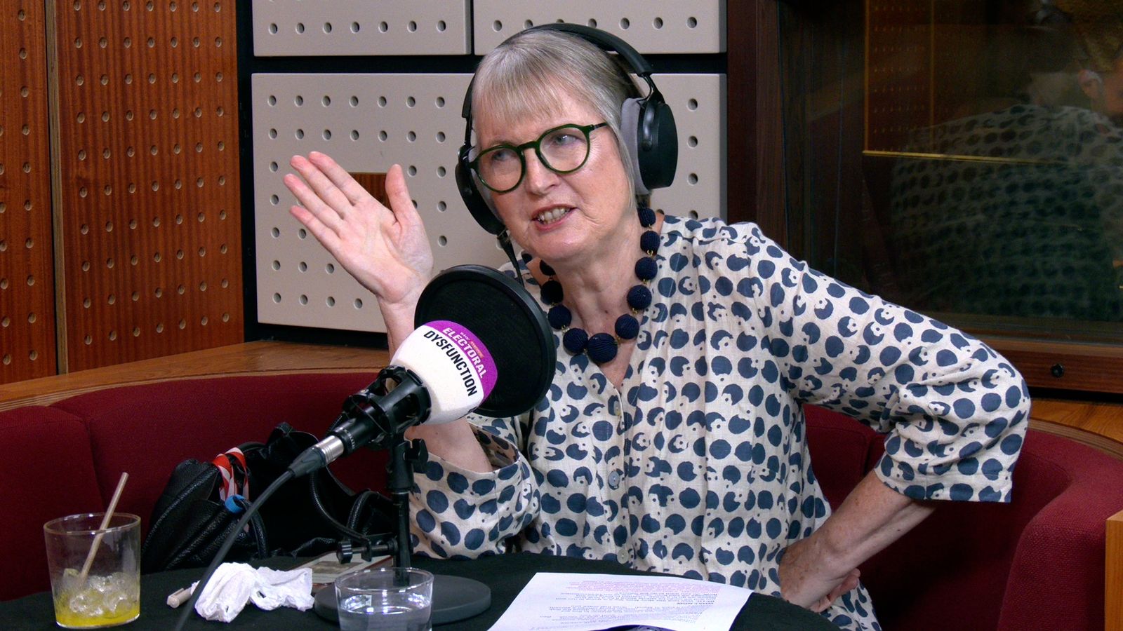 Govt 'shadowy' to reveal Rayner warning about social cohesion in 'readout', Harriet Harman says