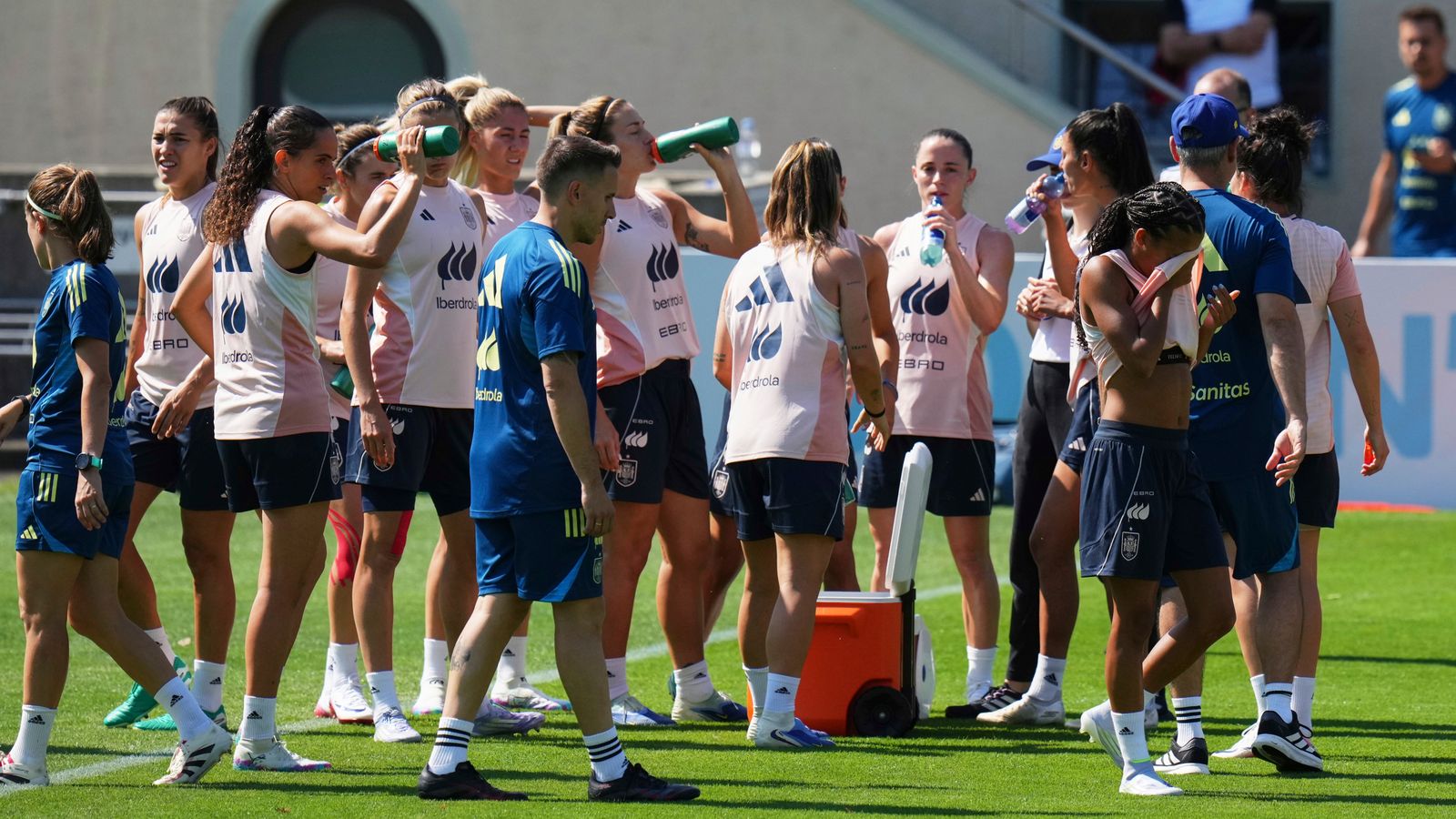 Women’s Euros: Extreme heat warnings in place as tournament kicks off