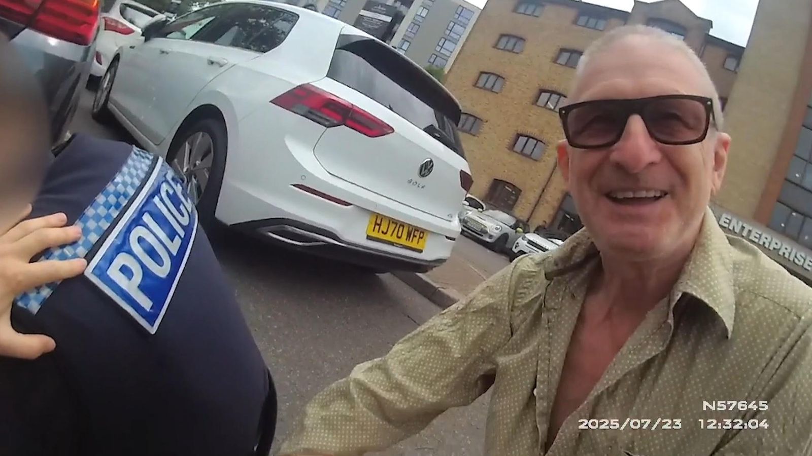 Jeff Stewart: Actor who played Reg Hollis in The Bill helps police arrest shoplifter 