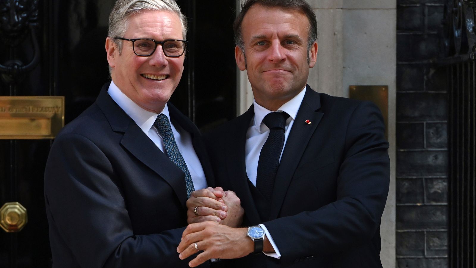 Starmer and Macron agree 'one in, one out' small boat migrants return deal