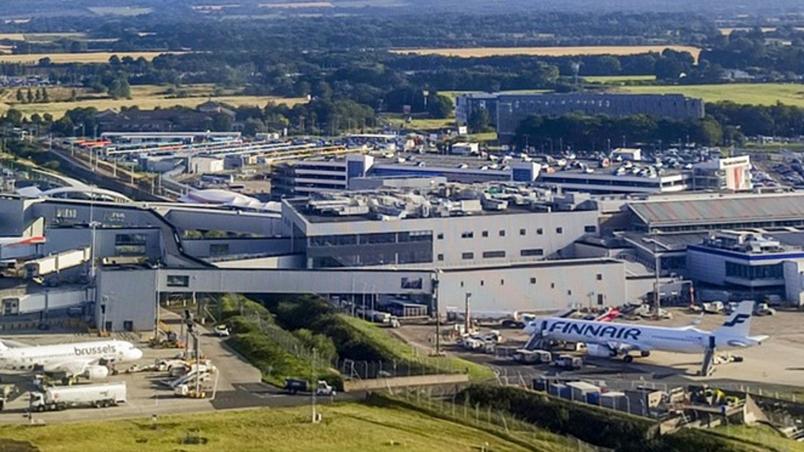 Money blog: Major UK airport lifts ban on liquids over 100ml – Sky News   news.sky.com