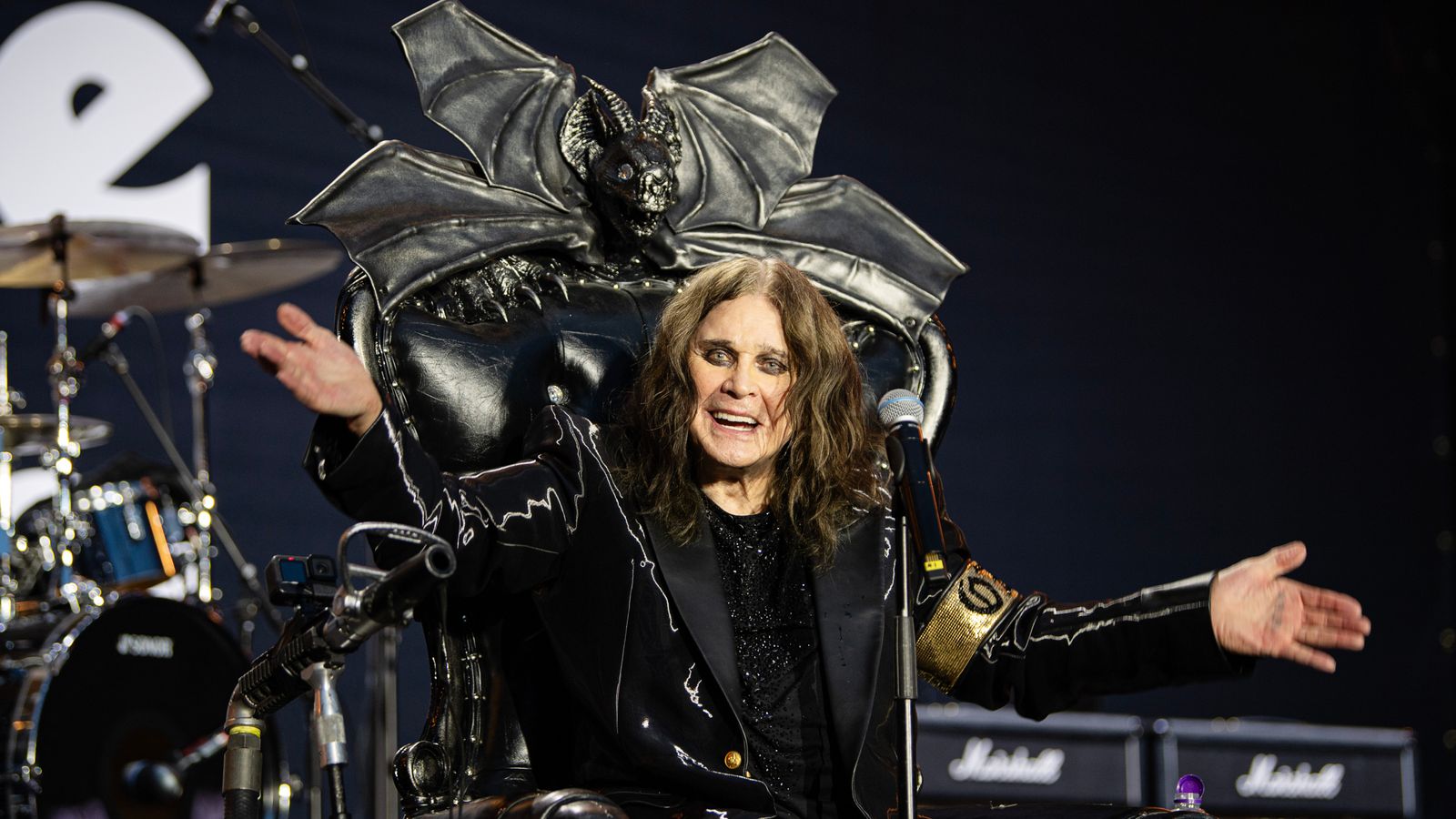 Ozzy Osbourne reunites with Black Sabbath for ‘final bow’ in emotional metal goodbye Ozzy Osbourne reunites with Black Sabbath for ‘final bow’ in emotional metal goodbye