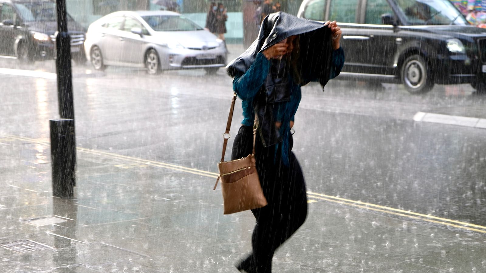 Fresh yellow warning for thunderstorms comes into force this morning