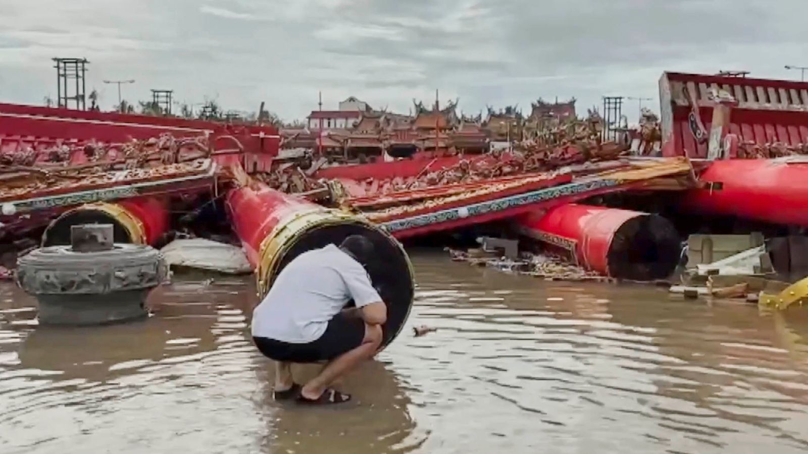 Typhoon Danas: Two people killed and hundreds injured as 135mph winds hit Taiwan