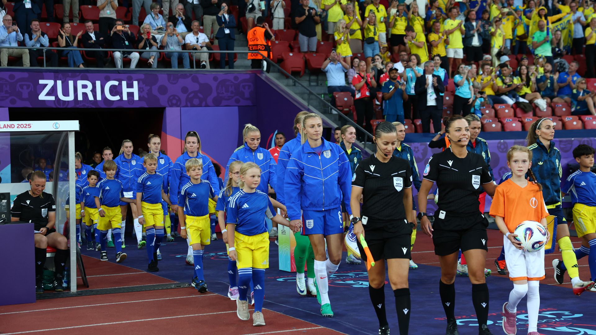 <a href='https://www.skysports.com/football/sweden-women-vs-england-women/live/524053' target='_blank'>Sweden 2-2 England: Follow Women's Euro 2025 quarter-final live</a>