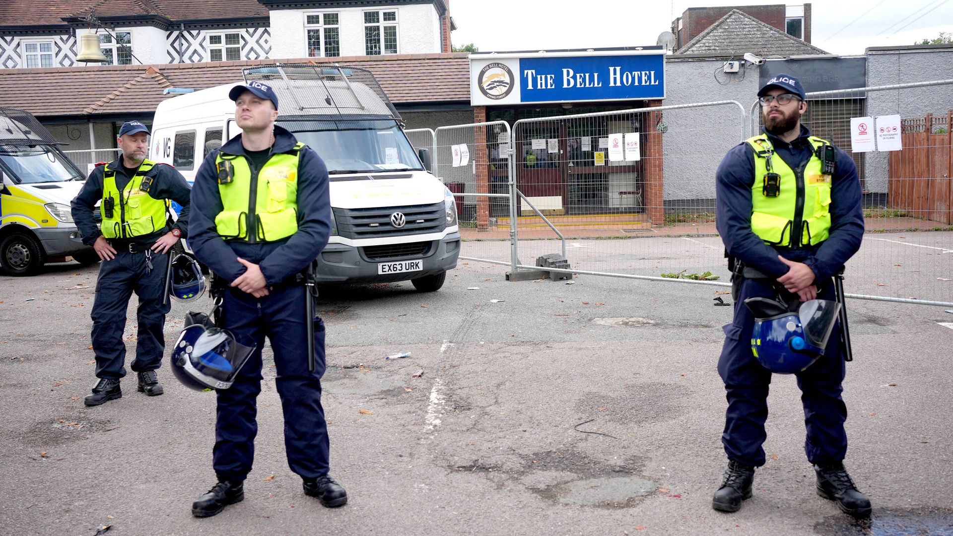 Epping council demands government 'immediately' close asylum hotel &#8211; as Home Office works to 'restore order'