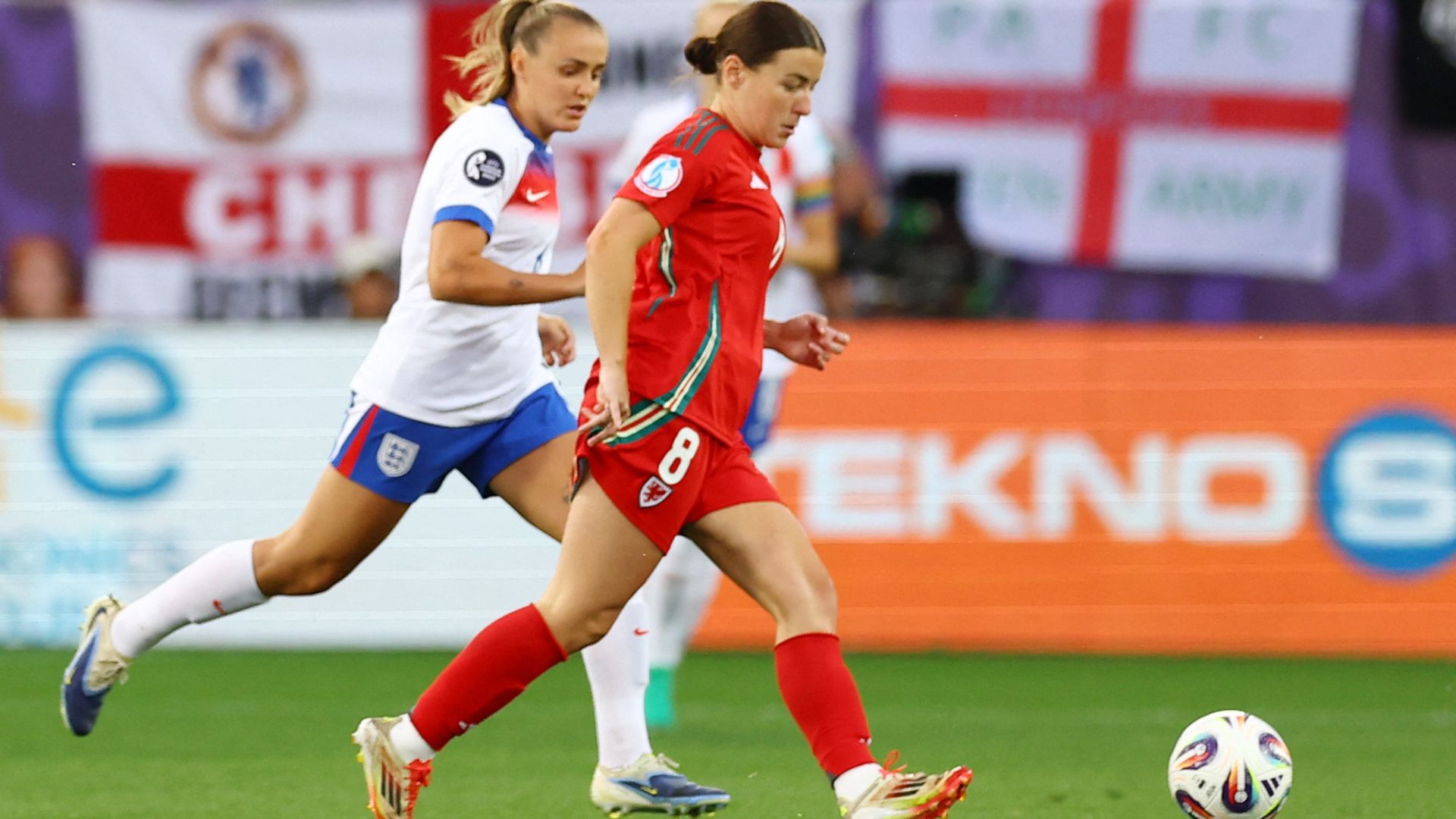 <a href='https://www.skysports.com/football/england-women-vs-wales-women/live/524050'>England and Wales battle it out at Women's Euros</a>