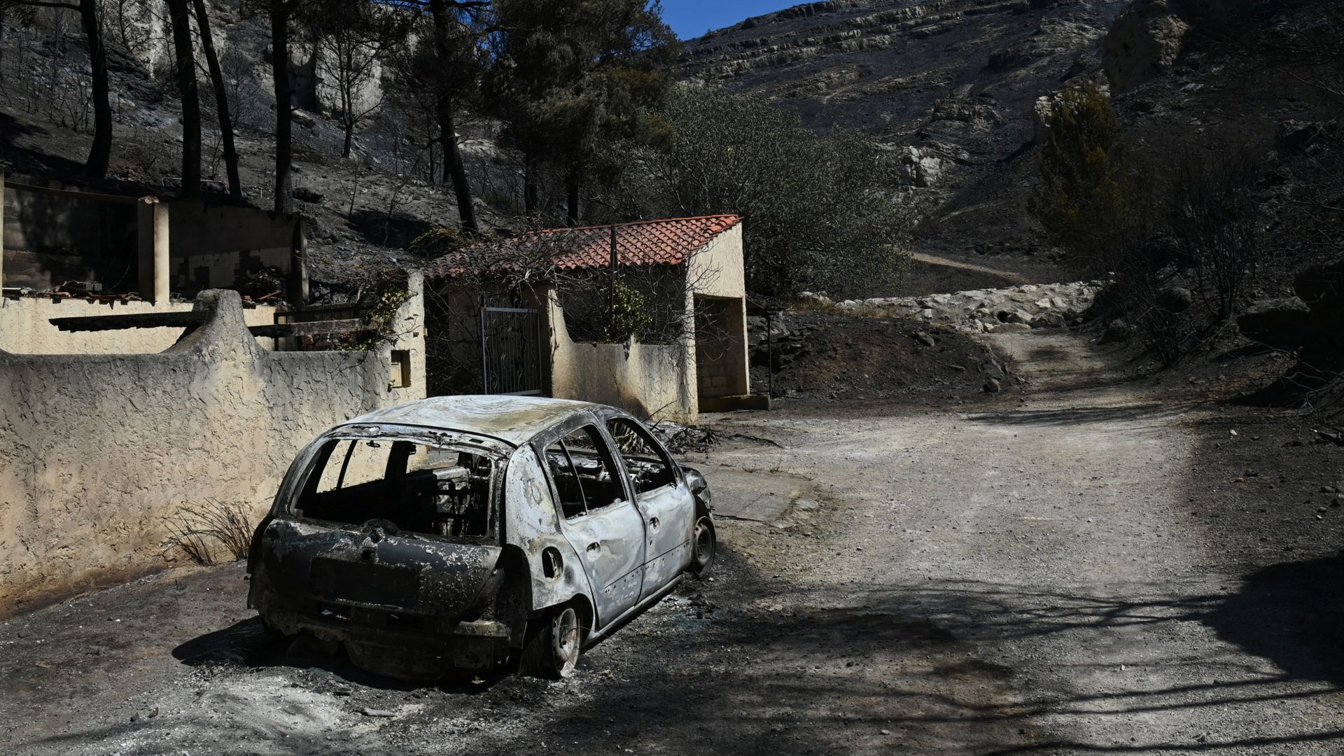 Families describe wildfire 'nightmare' as Marseille came close to disaster