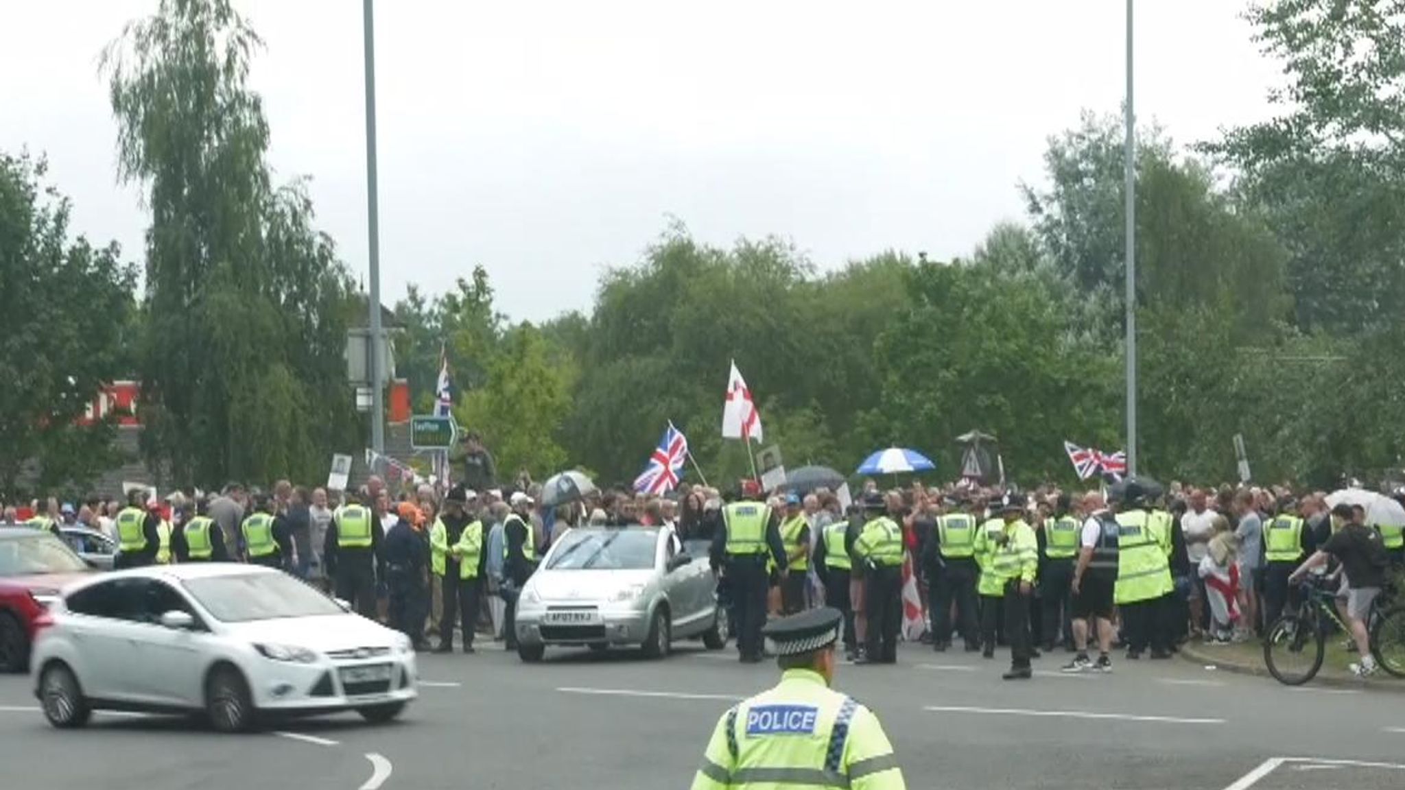 Orpington Riots A protest outside a hotel housing asylum seekers was peaceful. Suddenly ...