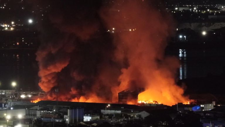 Massive Warehouse Fire Erupts in Erith Draws Huge Emergency Response