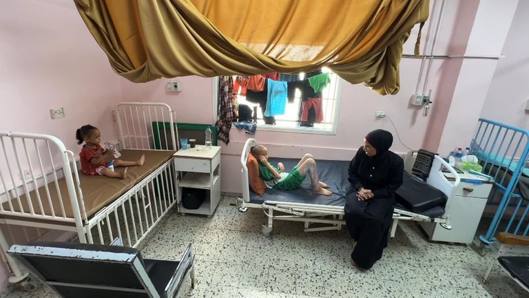 A children's ward in Nasser Hospital 