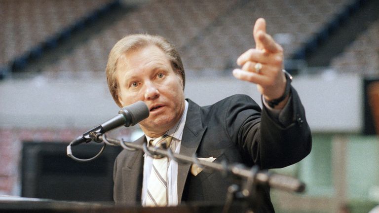 Jimmy Swaggart em março de 1987. Pic: AP
