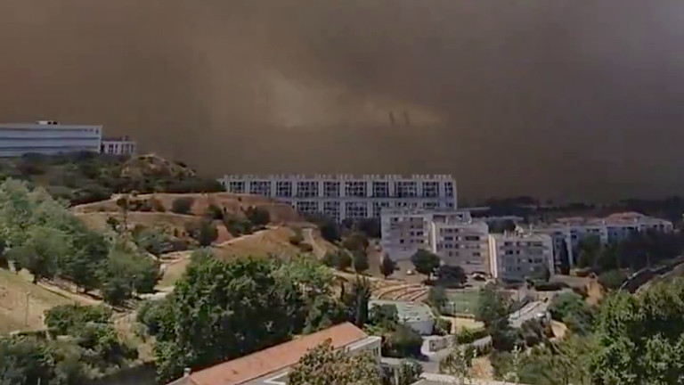 Smoke rising near Saint Exupery High School in Marseille.
Pic: @shuusJh 