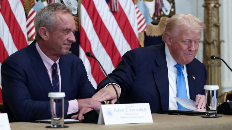 Başkan Donald Trump ve sağlık sekreteri Robert F. Kennedy Jr. 30 Temmuz'da Beyaz Saray'da. Pic: Reuters