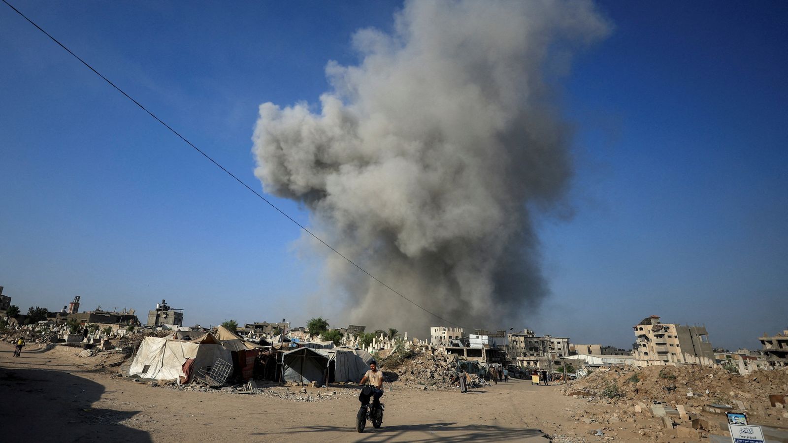 Israel pounds outskirts of Gaza City overnight as military offensive plans continue