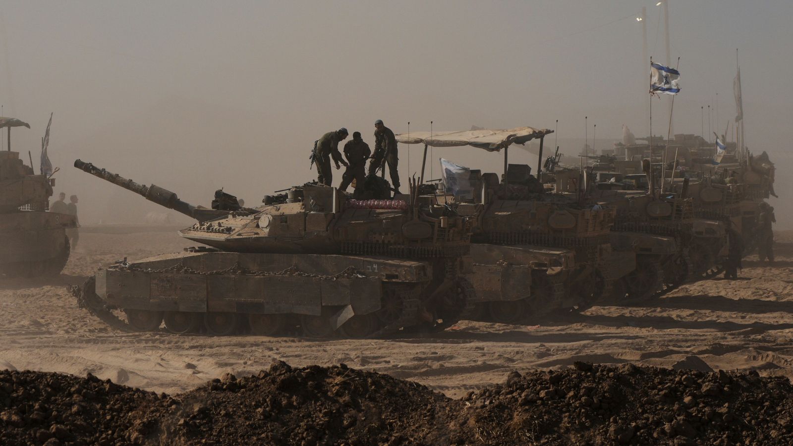 Hamas 'agrees to ceasefire deal' with hostage-prisoner exchange, say officials