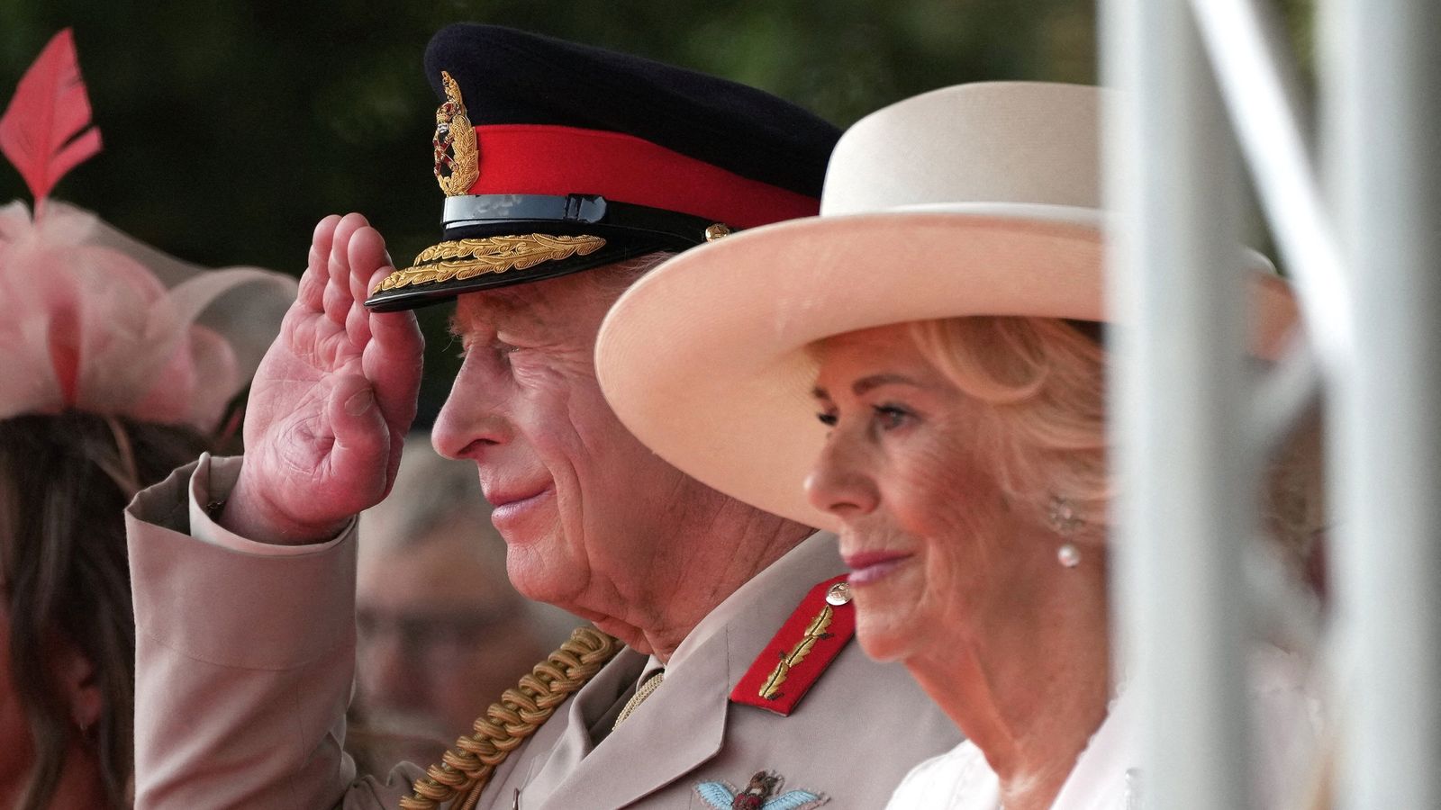 Queen appears emotional following 'off script' comments by veteran about King at VJ event