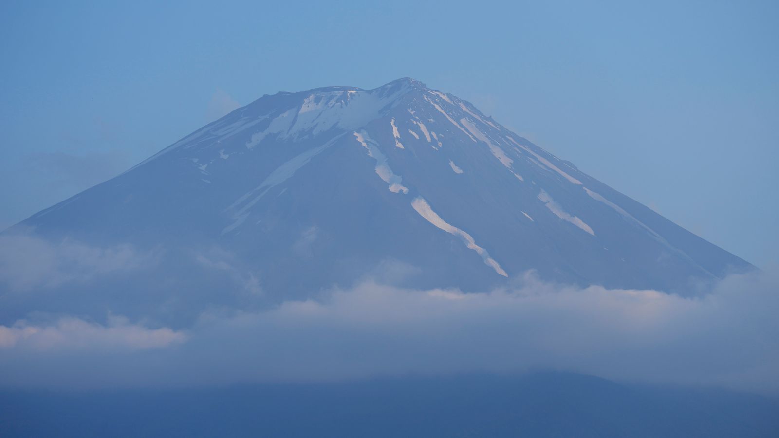 Japan releases AI-generated video showing simulation of Mount Fuji violently erupting
