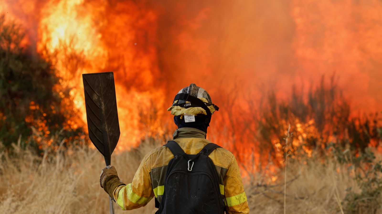 Spain deploys another 500 soldiers to tackle wildfires - as part of Camino de Santiago pilgrimage route closed
