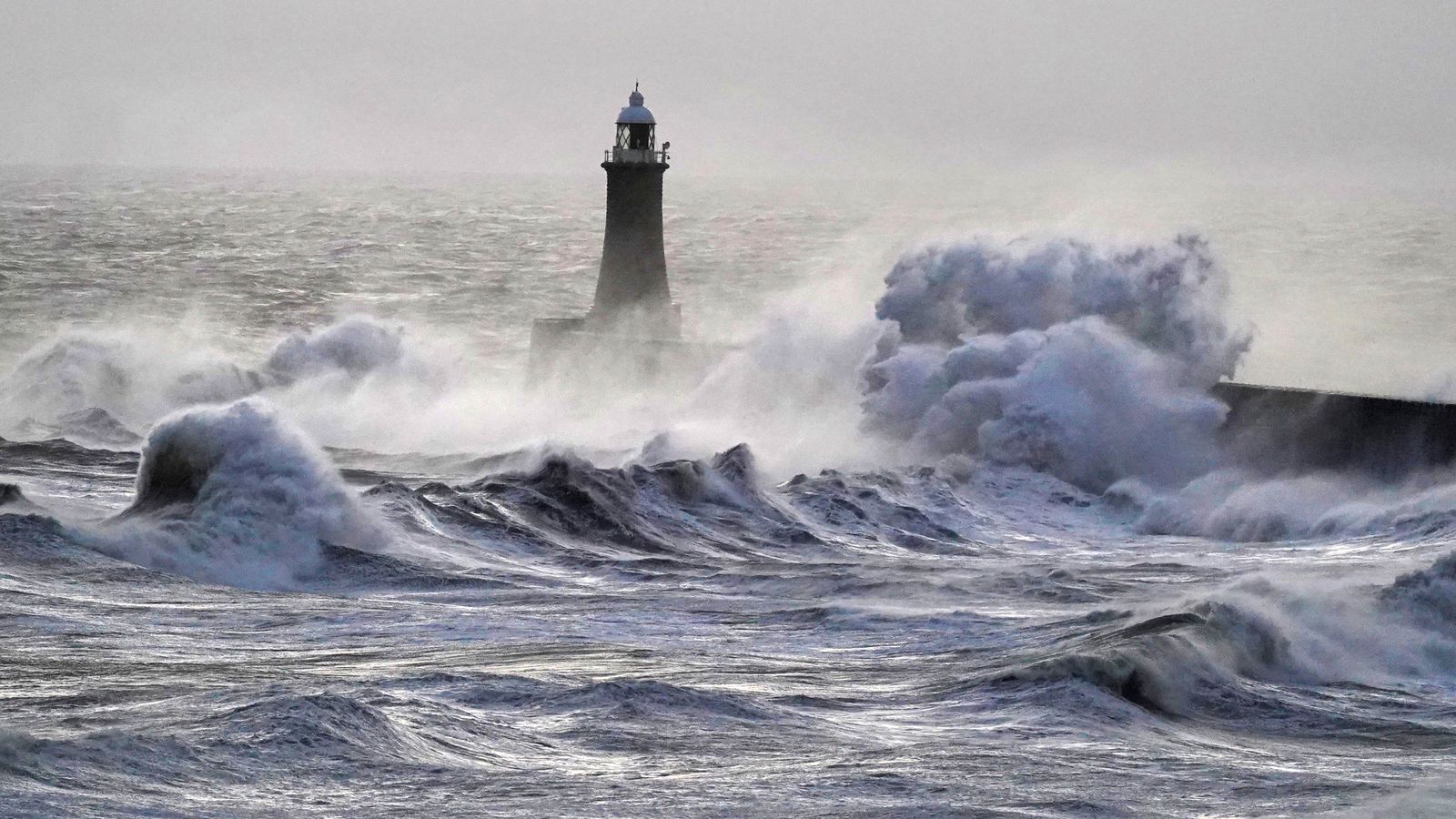Storm Floris to bring 'unseasonably strong winds and heavy rain', says Met Office